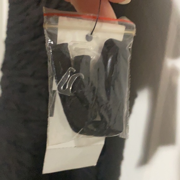 Adorable black dress, tags on. Never worn - Picture 5 of 11